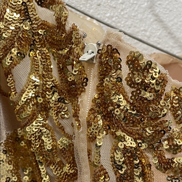 MORILEE SEQUIN ONE SHOULDER SHORT PARTY DRESS - Picture 4 of 11